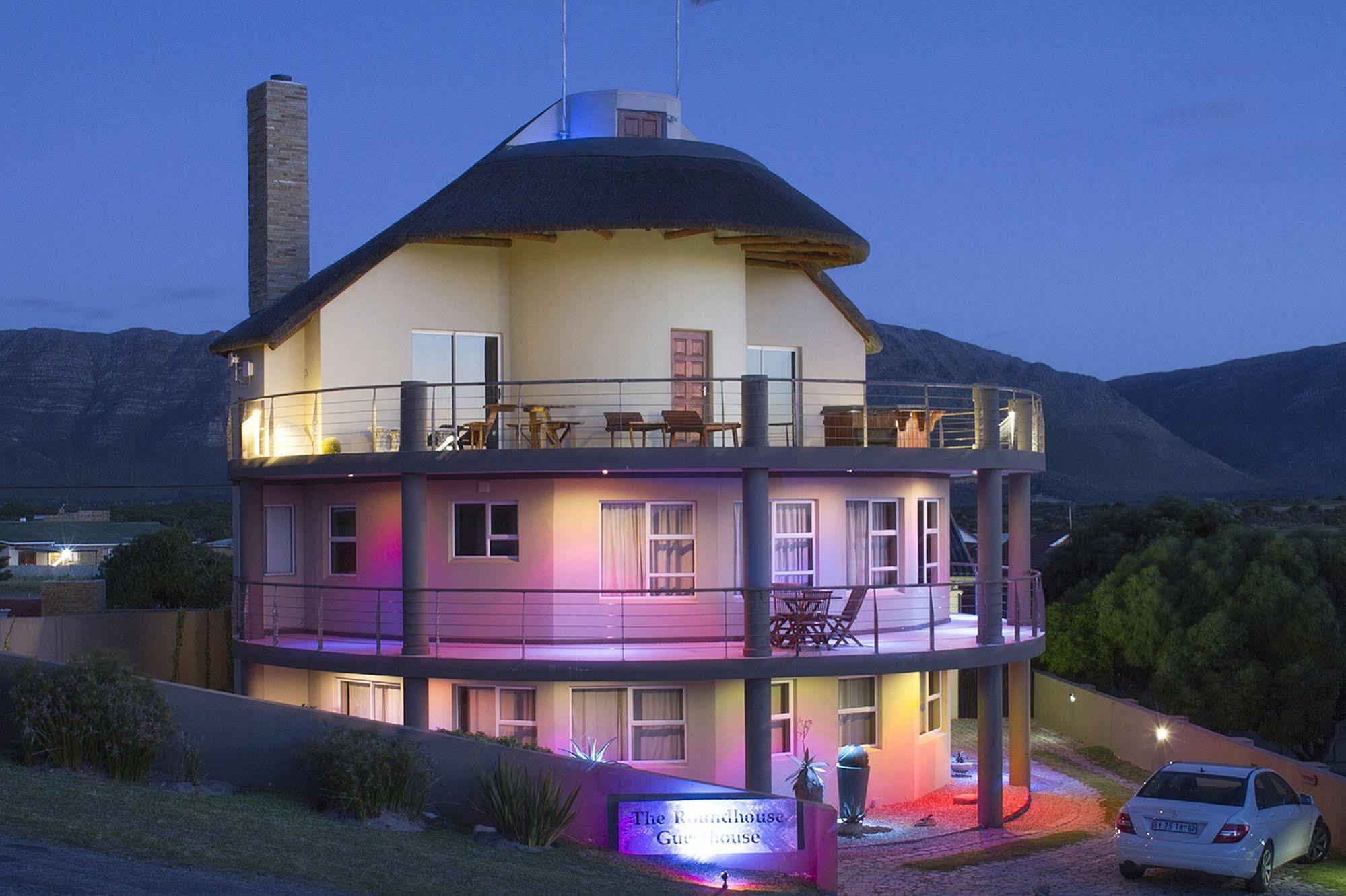 The Roundhouse Guesthouse De Kelders Exterior photo