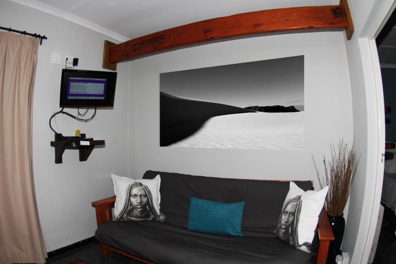 The Roundhouse Guesthouse De Kelders Exterior photo